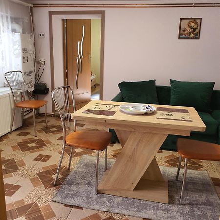 Appartamento Carissa House Braşov Esterno foto